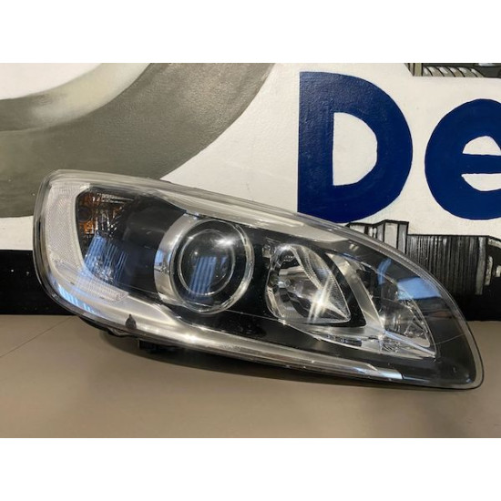 Right headlight with xenon Volvo S60 V60 2014-2018 31420262