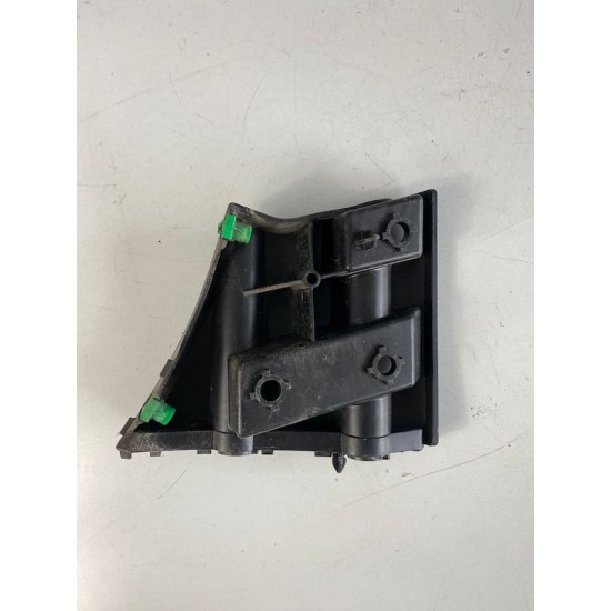 Front right fender bracket Volvo V40 V40CC 31425111 Front right fender bracket Volvo V40 V40CC 31425111