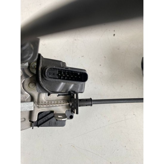 Broasca incuietoare usa stanga spate Volvo V40 V40CC 31440397 