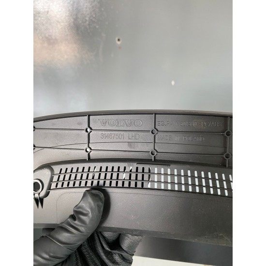 Speedometer surround trim Volvo V60 V60CC 2021+ 31498499 31498500 31467501