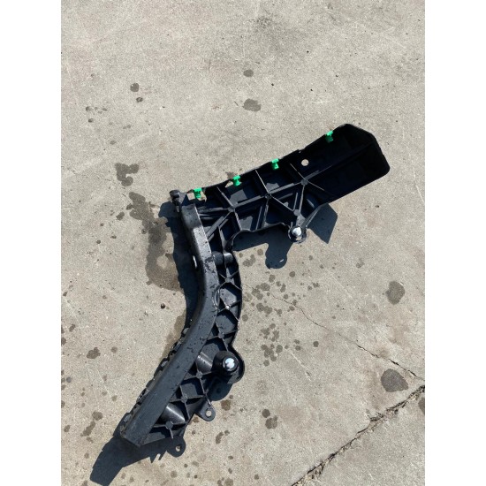 LEFT REAR BUMPER MOUNT SUPPORT BRACKET Volvo V60 V60CC 31455501 31455998