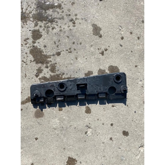 LEFT ROCKER PANEL MOLDING BRACKET Volvo S60 V60 V60CC 2019-2023 31448916