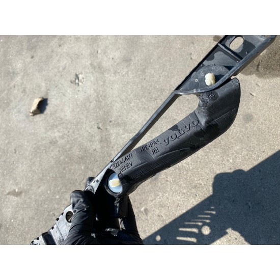 Sealing Engine Compartment Right Volvo V60 S60 V60CC 31479547 32244407 Sealing Engine Compartment Right Volvo V60 S60 V60CC 31479547 32244407