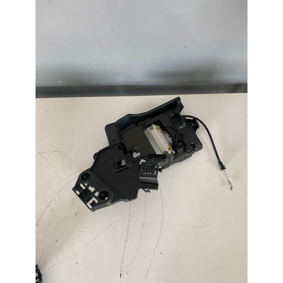 Rear right door lock handle bracket mechanism VOLVO S60 V60 XC60 XC90 S90 V90 V60 CC 30747097 