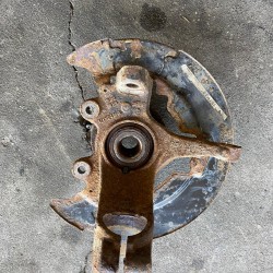 Steering knuckle front axle left VOLVO V50 C30 2009 3M51-3K171 30760282