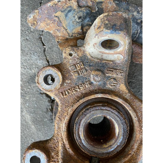 Steering knuckle front axle left VOLVO V50 C30 2009 3M51-3K171 30760282