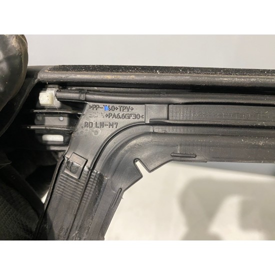 Cheder geam cu crom stanga spate VOLVO XC60 2018 31856284 32229812 32229836