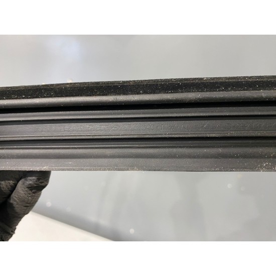Cheder geam cu crom stanga spate VOLVO XC60 2018 31856284 32229812 32229836