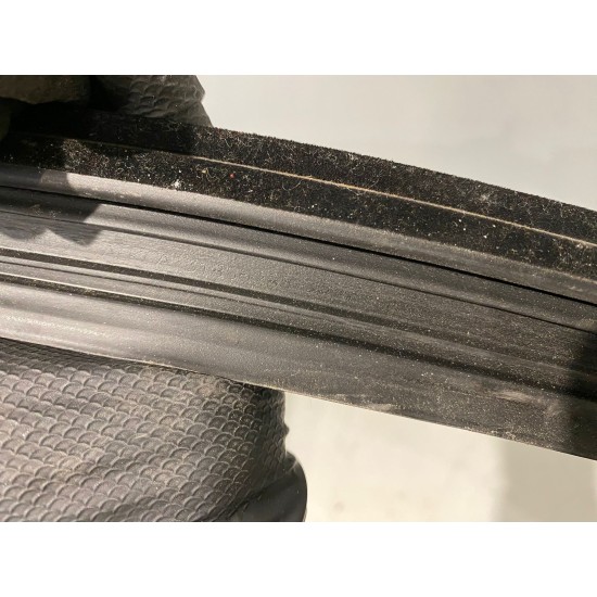Cheder geam cu crom stanga fata VOLVO XC60 2018 32229810 32229834