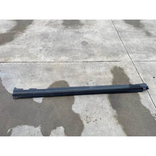 Left dirt deflector moulding side skirt Volvo XC40 31448223 31448832