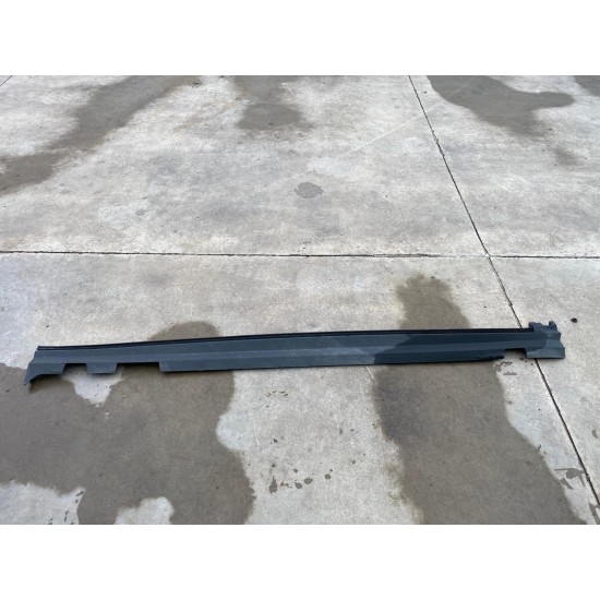 Right dirt deflector moulding side skirt Volvo XC40 31448224 31448833