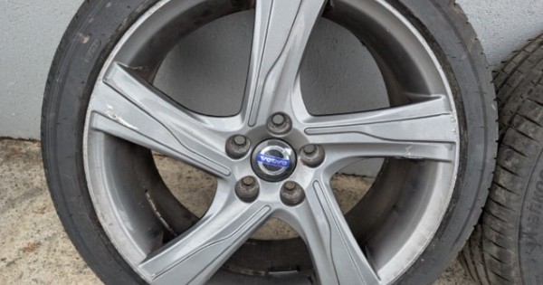 ホイール18インチ 31362188 Genuine Volvo V60 Ixion Alloy Wheel 8 X 18