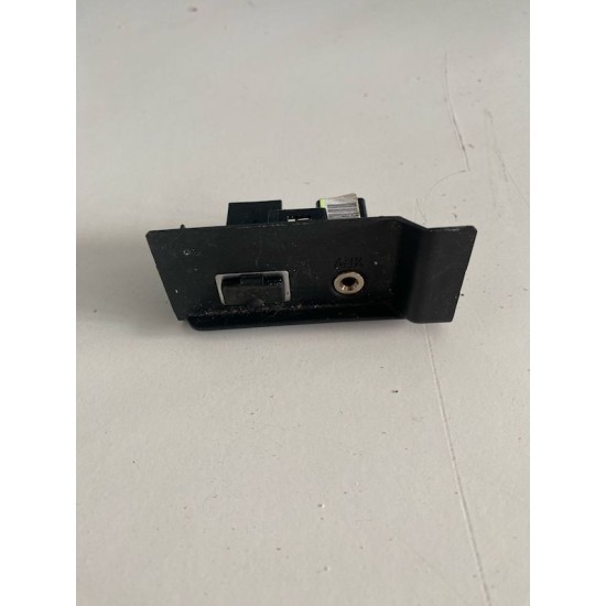 USB socket unit outlet VOLVO XC60 2015-2017 8M5T19A164VA 30775252