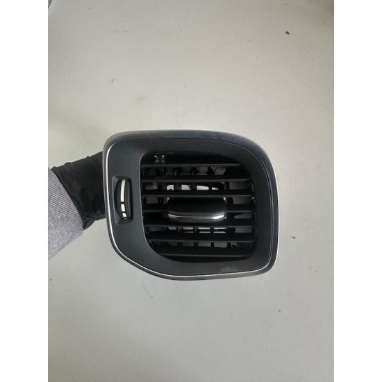 Grila aerisire bord stanga fata Volvo V40 S60 V60 30791697 31393996 Grila aerisire bord stanga fata Volvo V40 S60 V60 30791697 31393996