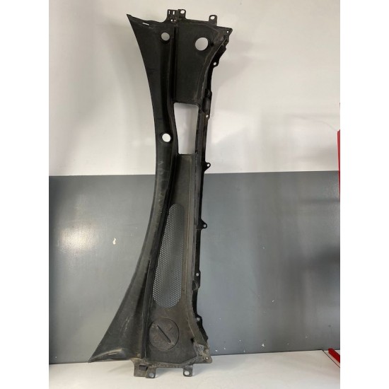 Windscreen draining channel XC60 2018+ 31442120 31424910