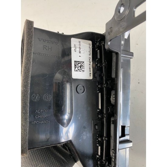Grila centrala bord VOLVO XC60 2018+ 31417738 31477274 31477275 31417742 31417744