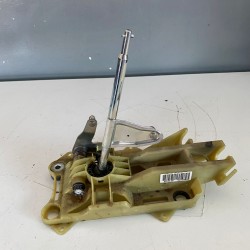 Gear lever carrier VOLVO C30 2009 30759803 31325014