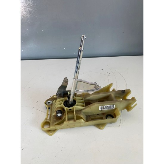 Gear lever carrier VOLVO C30 2009 30759803 31325014