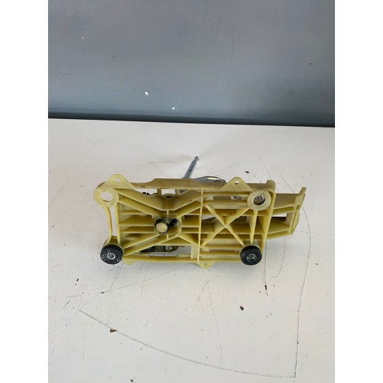 Gear lever carrier VOLVO C30 2009 30759803 31325014