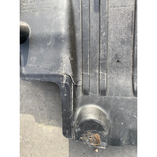 Rear right side underbody cove splash shield VOLVO XC40 2019 31694916 Rear right side underbody cove splash shield VOLVO XC40 2019 31694916