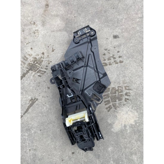 Suport broasca incuietoare usa dreapta spate Volvo XC40 2018+ 30747097 30747108 