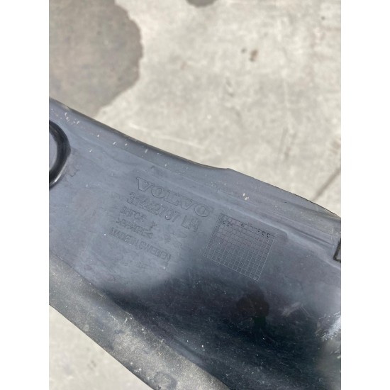 Front left fender filler VOLVO XC40 2019 31442797 Front left fender filler VOLVO XC40 2019 31442797