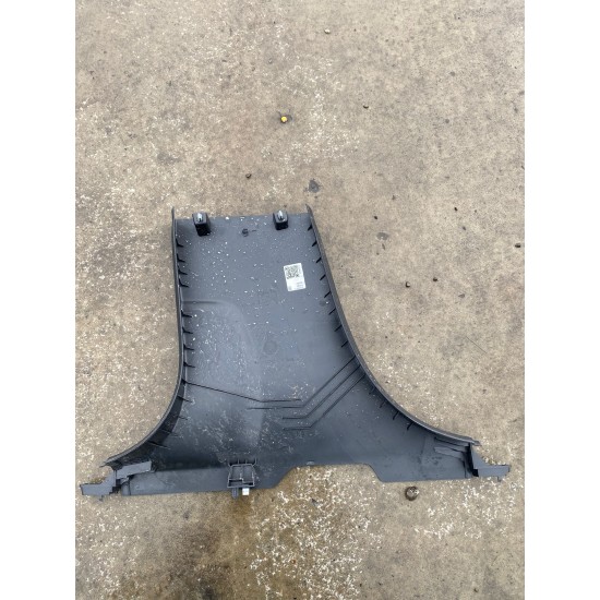 Ornament interior dreapta jos B-pillar 31457497