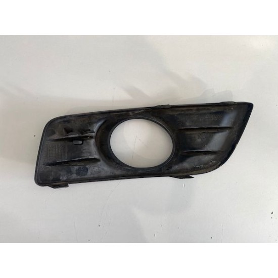 Grila bara dreapta fata Volvo V50 2007-2012 30779101