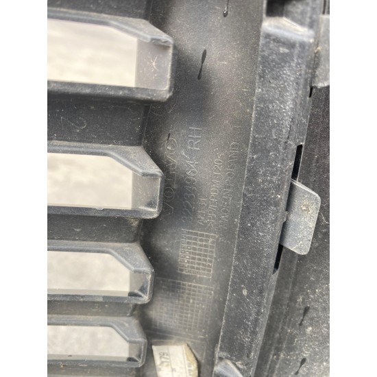 Bara fata VOLVO XC60 FACELIFT 2022+ R DESIGN 32234958 32234964 32234960
