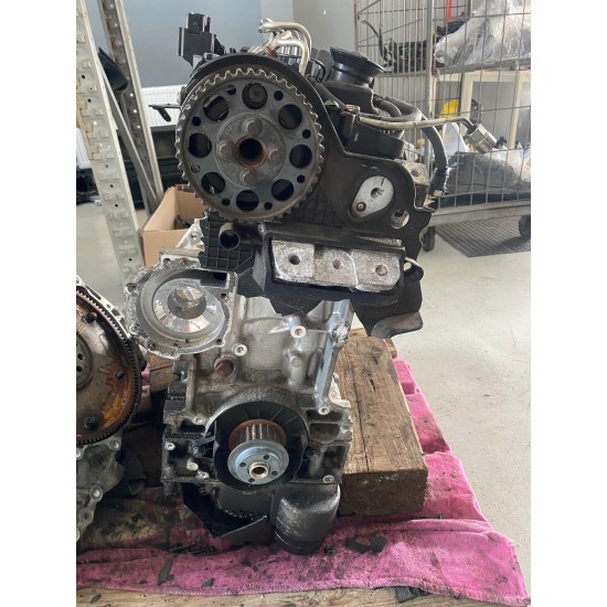 Motor VOLVO XC40 2018 D4204T12 36011521