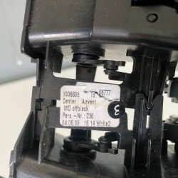 Grila aerisire centrala plansa bord VOLVO XC60 2015-2017 30755643