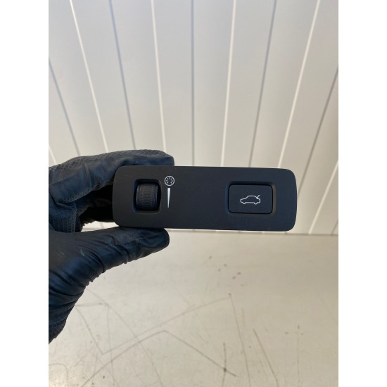 Boot/light switch button Volvo XC90 V90 S90 V90CC XC60 XC40 31443873 31376510 31674800