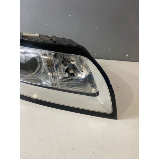 Far halogen dreapta VOLVO S40 V50 2011 31299584 32206142