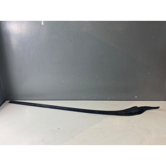 Windshield Left Trim Moulding Volvo S60 V60 31416140 Windshield Left Trim Moulding Volvo S60 V60 31416140