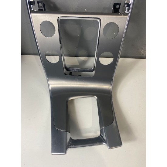 Ornament consola centrala Volvo V60 S60 2014+ 8632428 30781499 31417476 Ornament consola centrala Volvo V60 S60 2014+ 8632428 30781499 31417476