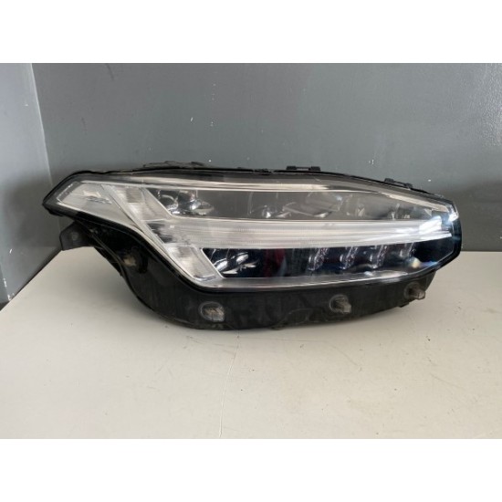 Far dreapta MID LHD VOLVO XC90 2016+ 32228695 Far dreapta MID LHD VOLVO XC90 2016+ 32228695