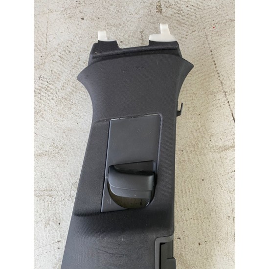 Stalp mijloc dreapta Volvo XC90 2015-2020 31651530