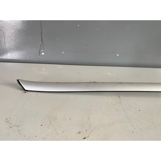 Ornament parbriz stanga Volvo XC60 2009-2017 30784797