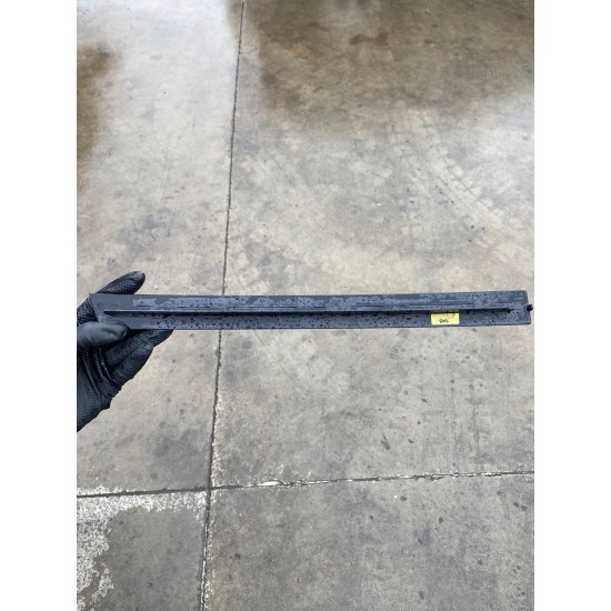 Rail trim part external right glass chanel VOLVO XC40 2018 31477935