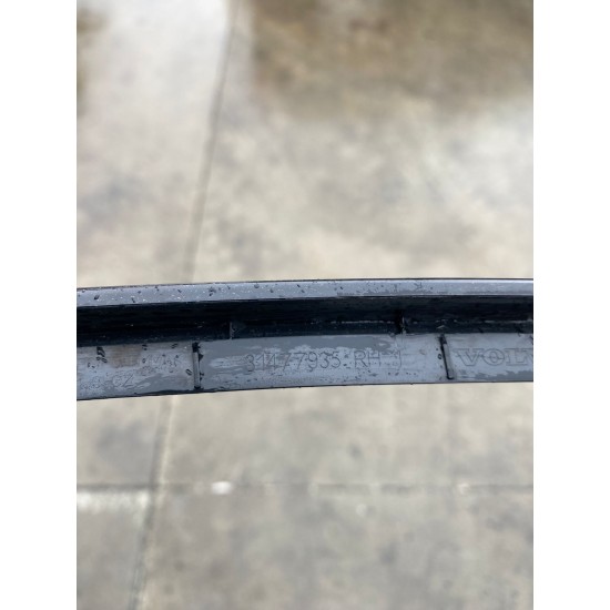 Rail trim part external right glass chanel VOLVO XC40 2018 31477935