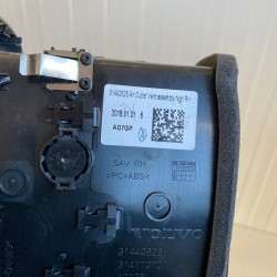 Grila bord VOLVO XC40 2018+ 31442626 31477270