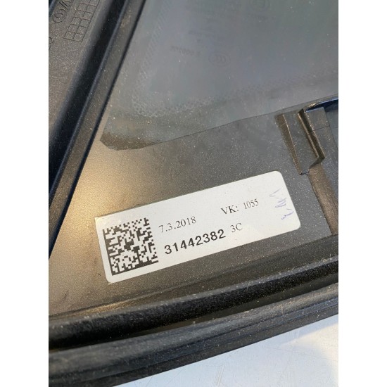 Geam mic spate dreapta VOLVO XC40 2018+ 31442382 Geam mic spate dreapta VOLVO XC40 2018+ 31442382