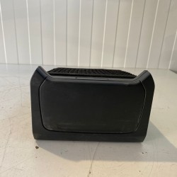 Compartiment spate consola VOLVO XC40 2018 31497250