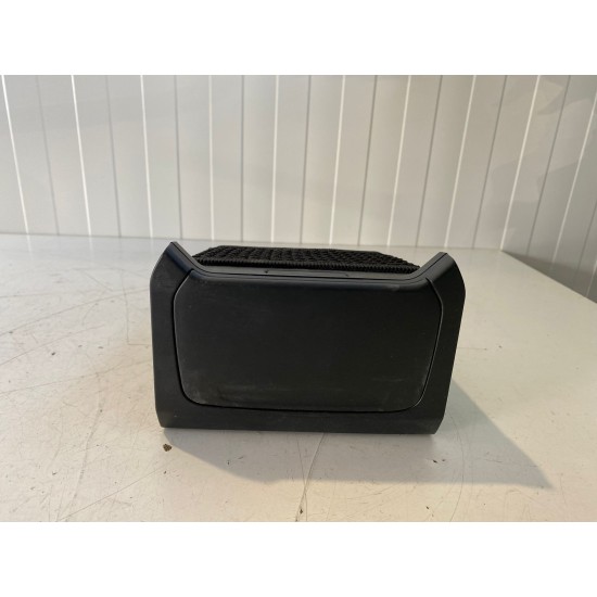 Compartiment spate consola VOLVO XC40 2018 31497250