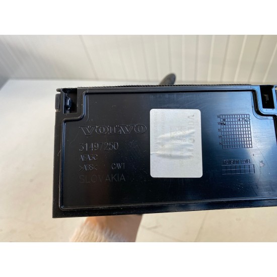 Compartiment spate consola VOLVO XC40 2018 31497250