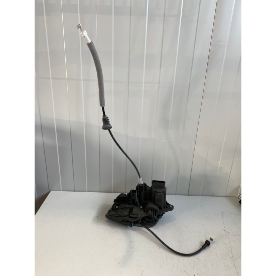 Broasca incuietoare usa stanga spate Volvo S90 V90 XC40 XC60 V60 V60 CC 2018+ 31440999 Broasca incuietoare usa stanga spate Volvo S90 V90 XC40 XC60 V60 V60 CC 2018+ 31440999