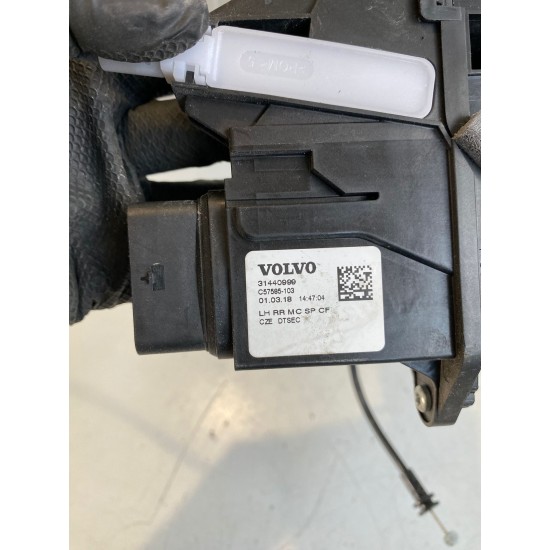 Broasca incuietoare usa stanga spate Volvo S90 V90 XC40 XC60 V60 V60 CC 2018+ 31440999