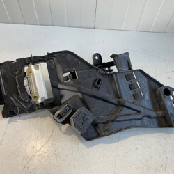 Suport broasca incuietoare usa stanga spate Volvo XC40 2018+ 30747097 30747107