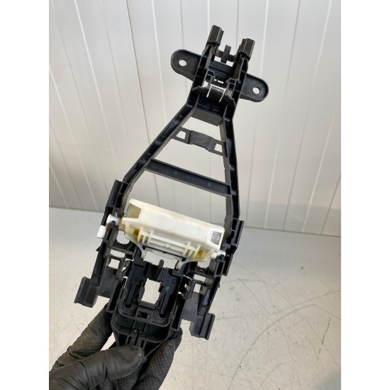 Suport broasca incuietoare usa dreapta spate Volvo XC40 2018+ 30747097 