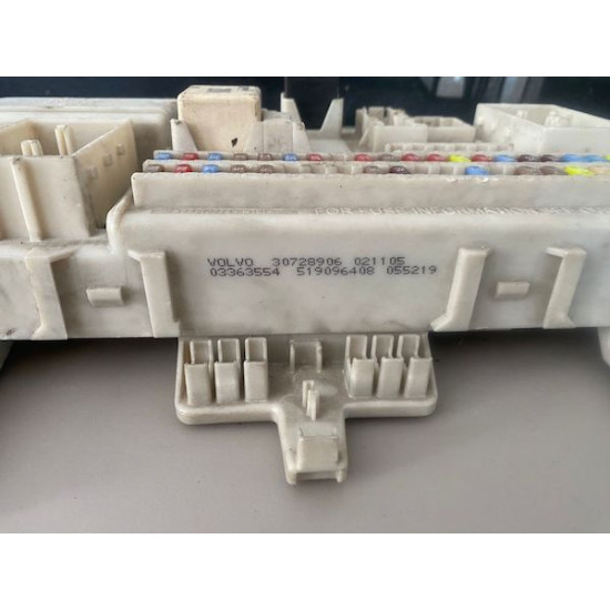 CEM Fuse Box VOLVO V50-S40-C30-C70 30728906